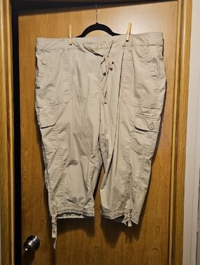 St. John's Bay Beige Cargo Capris for Women
